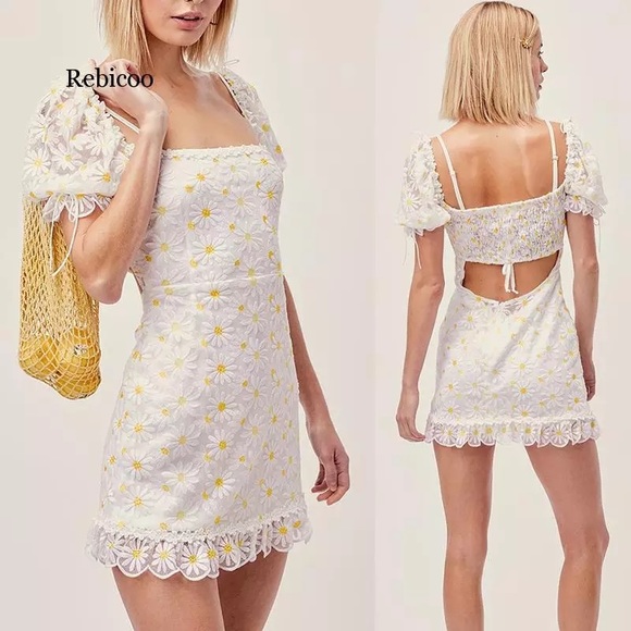 DAISY DRESS WITH BACK CUT OUT - Picture 1 of 2